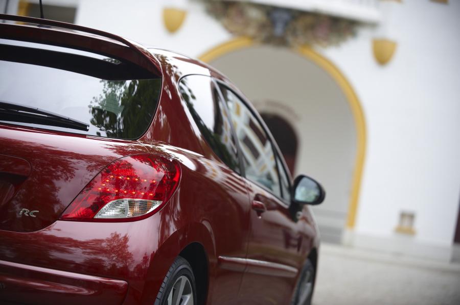  Peugeot 207 RC 2010 года  (фото 4 из 27)